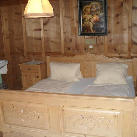 Haus Schellenschmied Apartment เพทท์นอย อัม อาร์ลแบร์ก ห้อง รูปภาพ