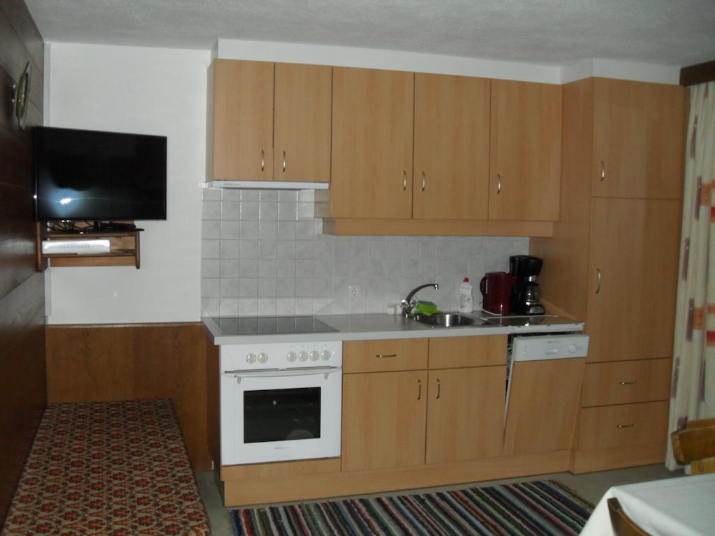 Haus Schellenschmied Apartment เพทท์นอย อัม อาร์ลแบร์ก ห้อง รูปภาพ