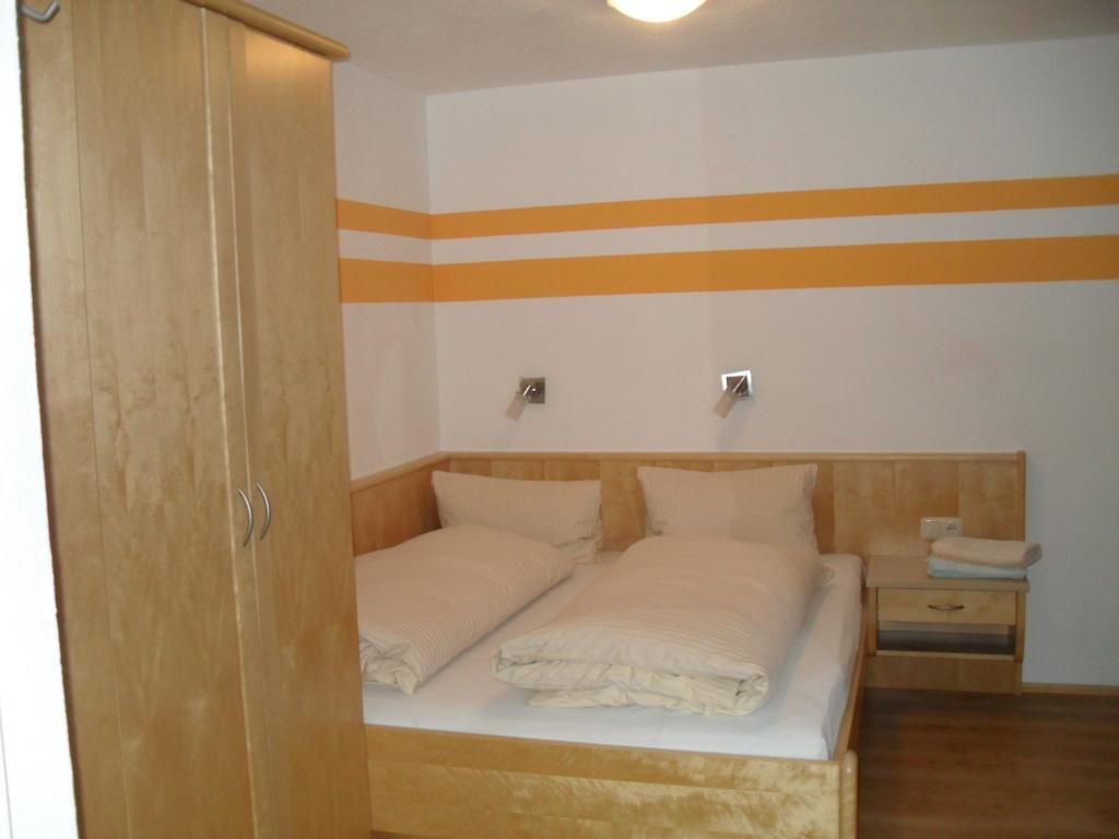 Haus Schellenschmied Apartment เพทท์นอย อัม อาร์ลแบร์ก ห้อง รูปภาพ