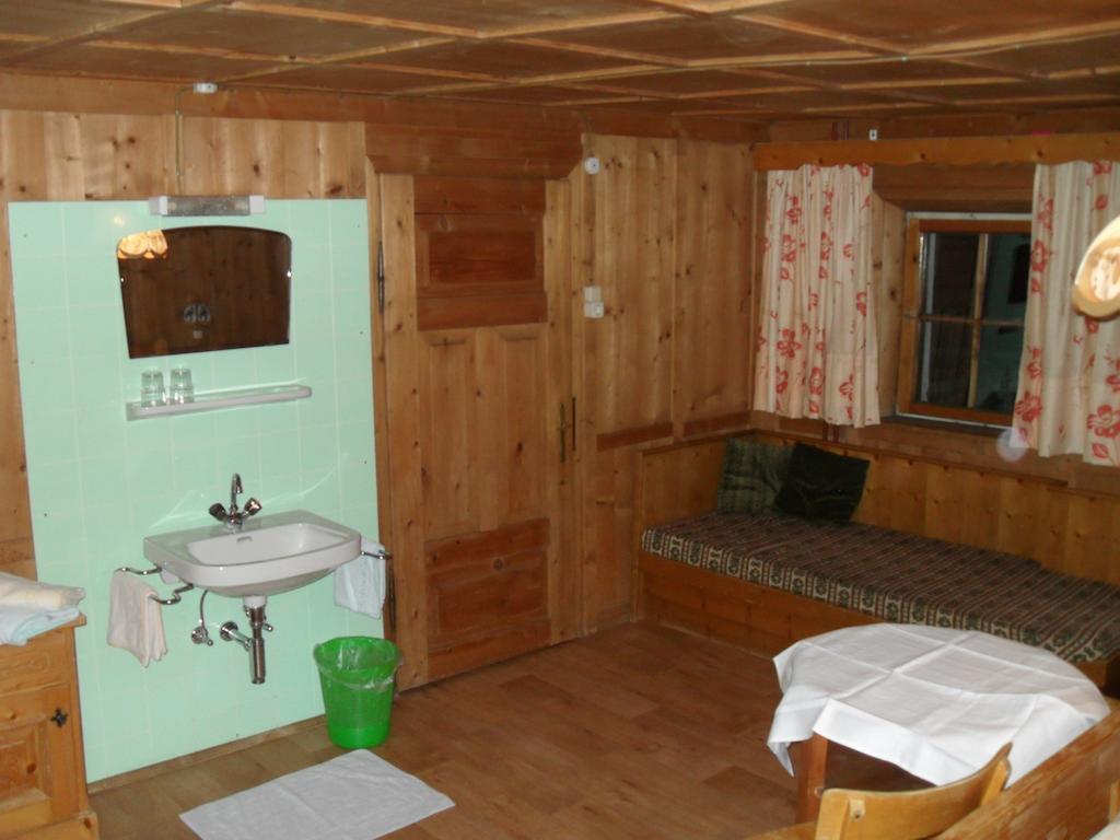 Haus Schellenschmied Apartment เพทท์นอย อัม อาร์ลแบร์ก ห้อง รูปภาพ