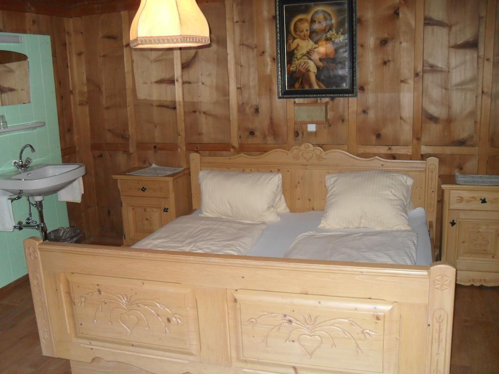 Haus Schellenschmied Apartment เพทท์นอย อัม อาร์ลแบร์ก ห้อง รูปภาพ